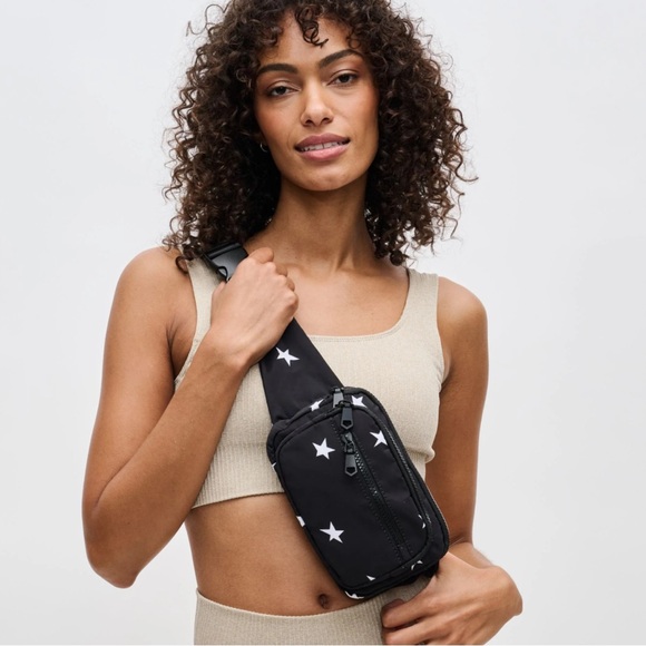 Hip Hugger Belt Bag: Olive